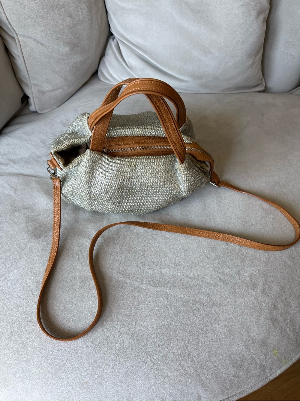 Silver Woven Handbag/Crossbody Bag, Laura DiMaggio, Milan, Leather Strap & Trim